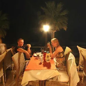 Oda ve Kahvaltı Rosy