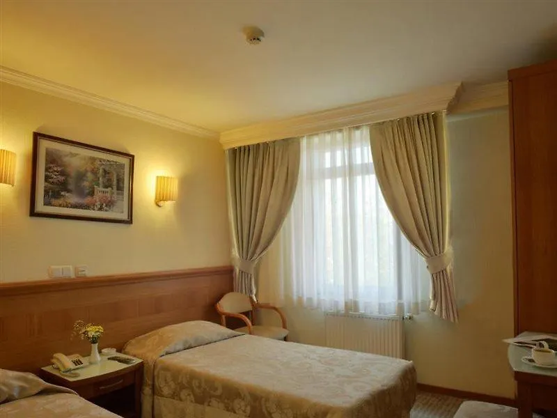 Yavuz Hotel İstanbul 2*,